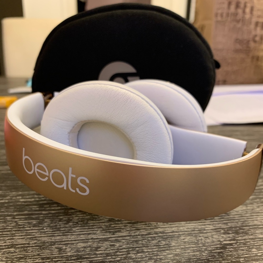 Beats by Dr. Dre. Solo3 Wireless On-Ear Headphones